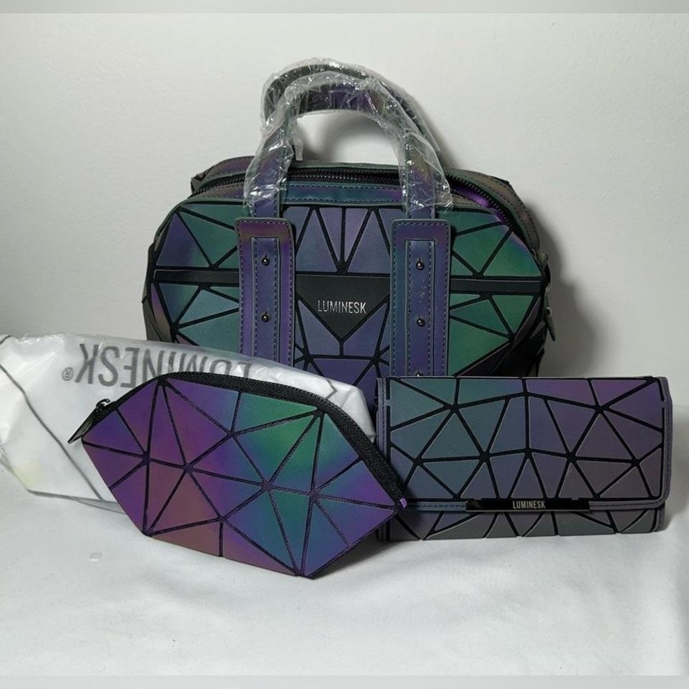 Luminesk Color Changing Purse, Wallet, & 2 Makeup Bags‎